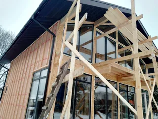 Haus 142 m², individuelles Projekt, Siedlung „Fontainebleau“: Fassadenverkleidung
