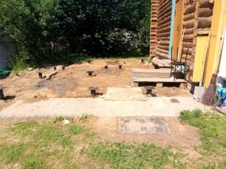 Extension built to a custom design, Uvod village: foundation and sill strapping