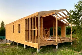 Haus nach Projekt „Barnhouse 76.1“, Dorf Rusyatino: Wandmontage