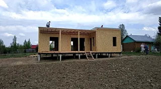 Haus nach Projekt „Mistika - E2.8“, Dorf Novoe: Wandmontage