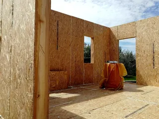 Haus nach Projekt „Mistika - S2.8“, Dorf Kukarino: Wandmontage