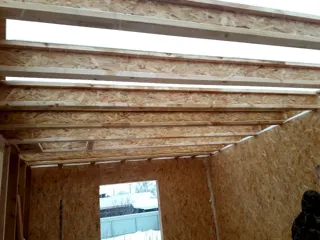 House built to a custom design, Ishnya settlement: interior partitions
