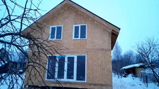 Haus nach Projekt „Awdeewo“, Dorf Minskoe: Fenster und Türen