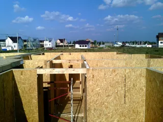 Haus nach Projekt „Prestisch“, Ivanovo: Wandmontage