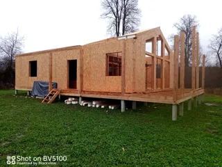 122 m² house built to a custom design, Alferevo village: wall assembly