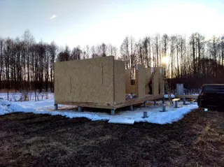 Haus nach Projekt „Mistika - S2.5“, Dorf Velisovo: Wandmontage
