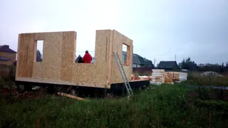 Haus nach Projekt „Ermak“, Siedlung Kuzmishchi: Wandmontage