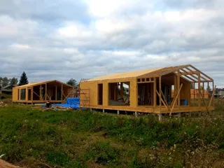 “Barnhouse 76.1” projesine göre ev, Strelnikovo köyü: duvar montajı