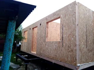 “Vernisazh” projesine göre ev, SNT “Polyana”: duvar montajı