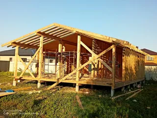 Haus nach individuellem Entwurf, Dorf Konokhovo: Wandmontage