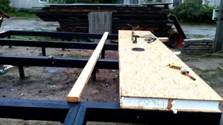 Haus nach individuellem Projekt, Siedlung Pestyaki: Fundament und Grundrahmen