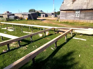 House built to a custom design, Arkhangelsk Region: foundation and sill strapping