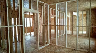 Eingeschossiges Haus nach Projekt „Sabawa“, Dorf Dyakovo: Innenwände