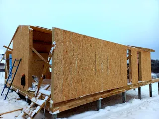 “Barnhouse 76.1” projesine göre ev, Kostroma bölgesi: duvar montajı