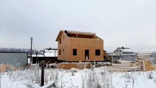 Haus nach Projekt „Jessentuki 8x8“, Dorf Kadnikovo: Wandmontage