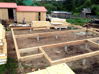 Haus nach individuellem Projekt, Siedlung Borisoglebskiy: Fundament und Grundrahmen