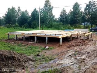 Haus nach individuellem Projekt, Dorf Paneevo: Fundament und Grundrahmen
