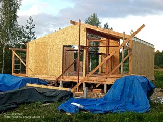 Haus nach individuellem Entwurf, Dorf Paneevo: Wandmontage