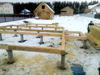 House based on the “Yessentuki 7.5x7.5” design, Kamenki village: foundation and sill strapping