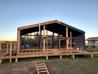 Haus nach Projekt „Barnhouse 110“, Dorf Ivantsevo: Terrasse und Eingangsbereich
