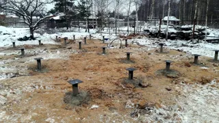 Haus nach Projekt „Slawjanskij Skit“, Region Jaroslawl: Fundament und Grundrahmen