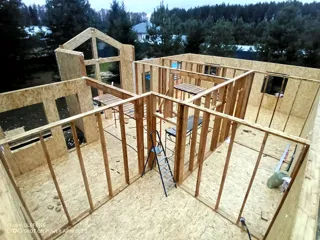 House built to a custom design, Svetloe village: interior partitions