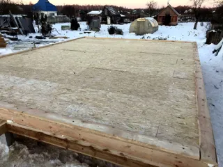 House based on the “Slavyanskiy Skit” design, Kadnikovo village: SIP panel floor at level 0