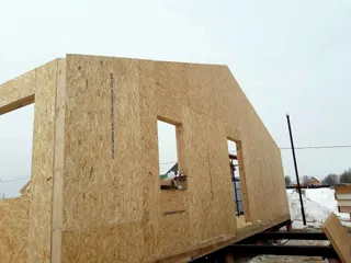Haus nach individuellem Entwurf, Dorf Popovskaya: Wandmontage