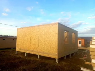 Haus nach Projekt „Awdeewo“, Dorf Pokrov: Wandmontage