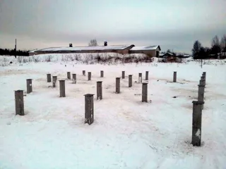 Haus nach Projekt „Dmitrowo“, Dorf Lupychevo: Fundament und Grundrahmen