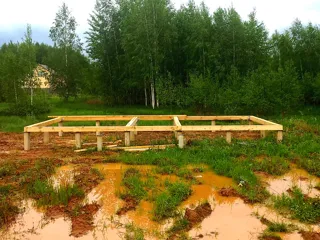 Haus 45 m² nach Projekt „Vivat 2.8“, Siedlung Nekrasovskoe: Fundament und Grundrahmen