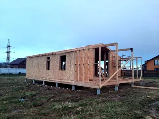 Haus nach Projekt „Barnhouse 76.1“, Rybinsk: Wandmontage