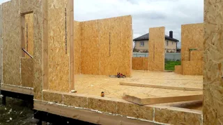 Custom-design house, Zhukovo village: wall assembly