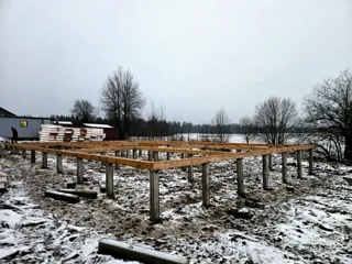 Haus nach individuellem Projekt, Region Leningrad: Fundament und Grundrahmen