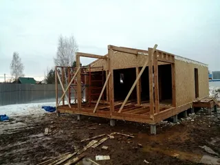 Haus 65,4 m² nach individuellem Projekt, Dorf Striznevo: Wandmontage