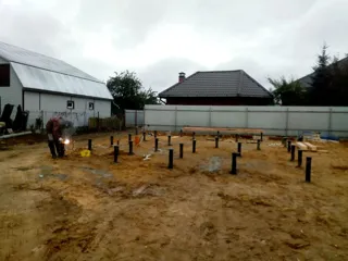 Haus nach Projekt „Majak“, Dorf Verkhnee Myachkovo: Fundament und Grundrahmen