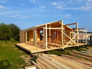 Showroom Barnhouse 76.3 in Kostroma: Dach- und Terrassenkonstruktion