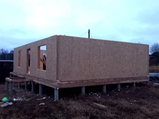 Özel projeye göre 97 m² ev, Ikonnikovo köyü: duvar montajı