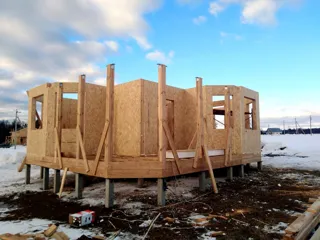 Banja, Projekt „Florida“, Dorf Balabanovo: Wandmontage