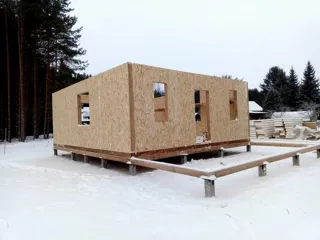 Haus nach individuellem Entwurf, Region Twer: Wandmontage