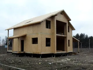 Haus nach Projekt „Sokol“, Region Jaroslawl: Wandmontage
