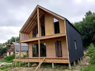 Haus nach individuellem Projekt, Gebiet Kostroma: Fassadenverkleidung