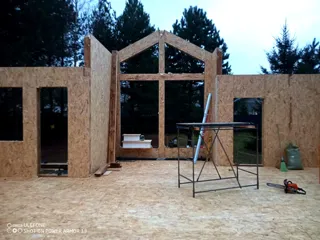 Custom-design house, Svetloe village: wall assembly