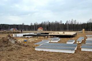 Haus nach Projekt „Slawjanka mini + Garage“, Siedlung Tunoshna: Fundament und Grundrahmen