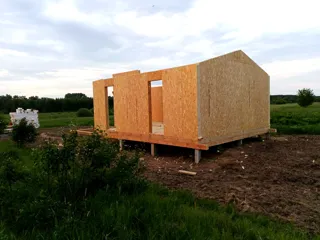 Özel projeye göre 54 m² ev, Zverintsy köyü: duvar montajı
