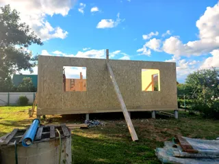 Haus 111 m², Projekt „Wiktorija“, SNT „Isanino“: Wandmontage