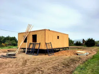 Haus nach individuellem Entwurf, Dorf Telyatevo: Wandmontage