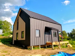 Haus nach individuellem Projekt, Gebiet Kostroma: Fassadenverkleidung