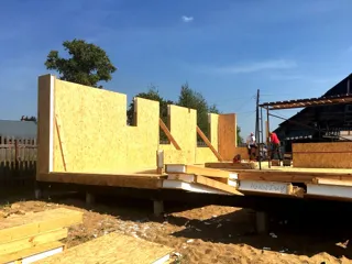 Haus nach Projekt „Jastreb“, Gebiet Iwanowo: Wandmontage