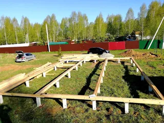 “Mistika E (ayna görüntüsü)” projesine göre ev, Vasilevo köyü: temel ve alt bağlama kirişi